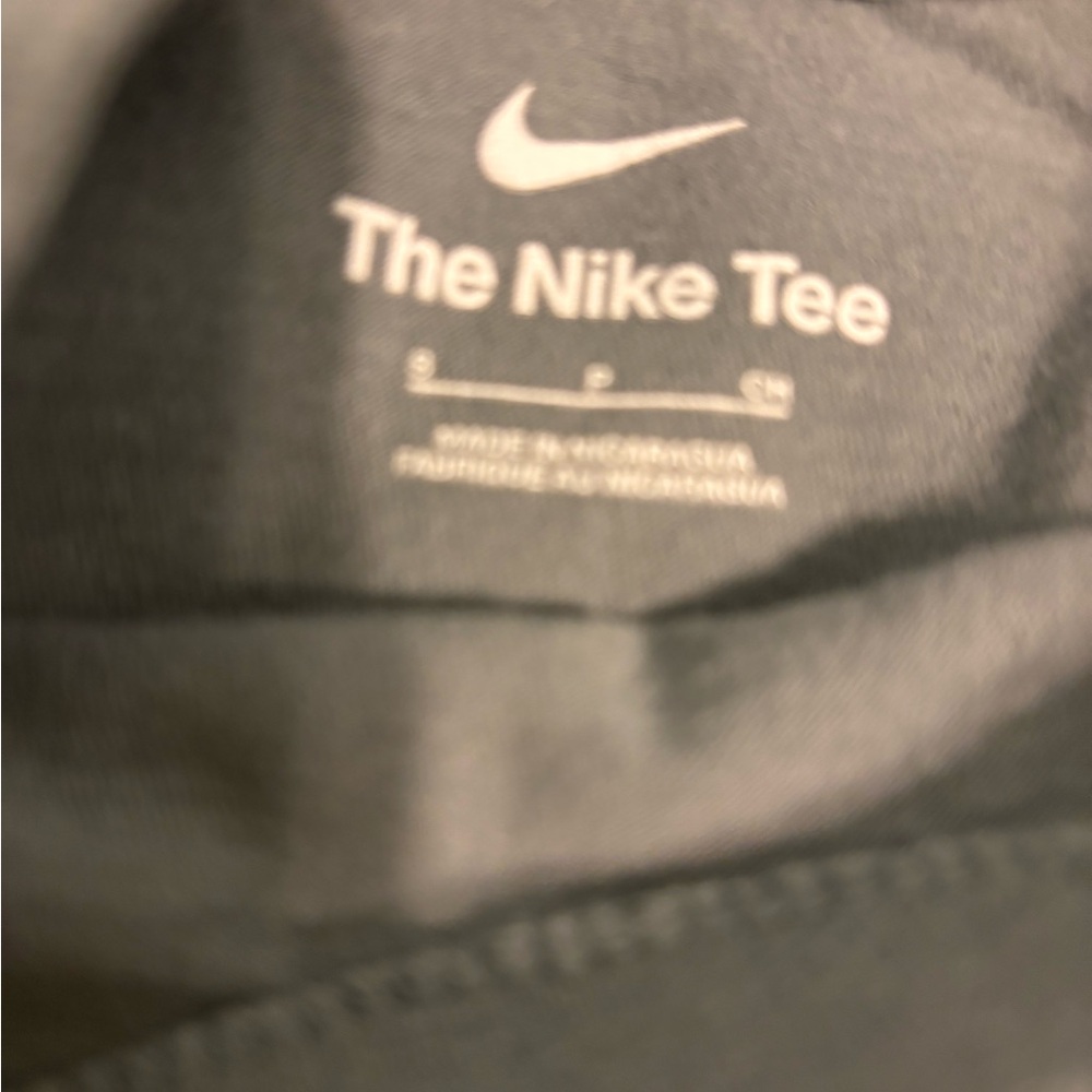Nike Kids Graphic T-Shirts - Gray and White. Size boys S - Picture 5 of 5